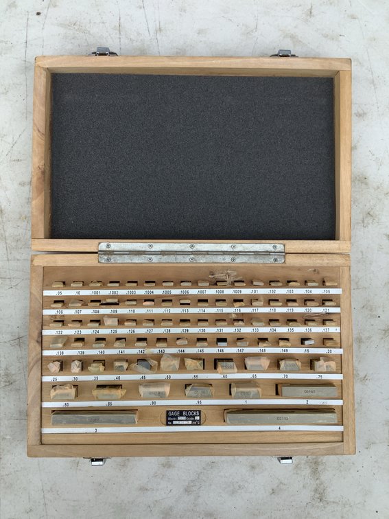 CDCO Machinery Corp. 81-Piece Gage Block Set