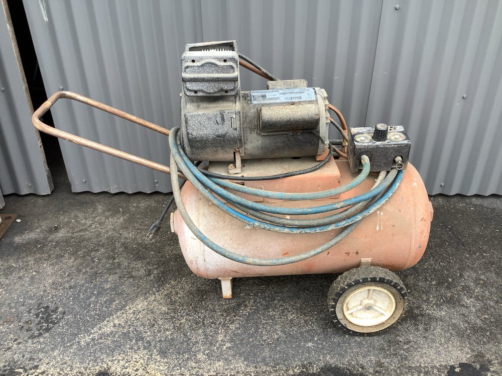 Campbell Hausfeld 12-Gallon 2 HP Air Compressor
