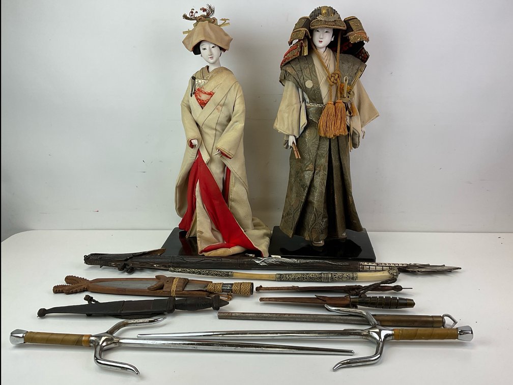 Japanese Dolls, Sai, Jitte & Daggers