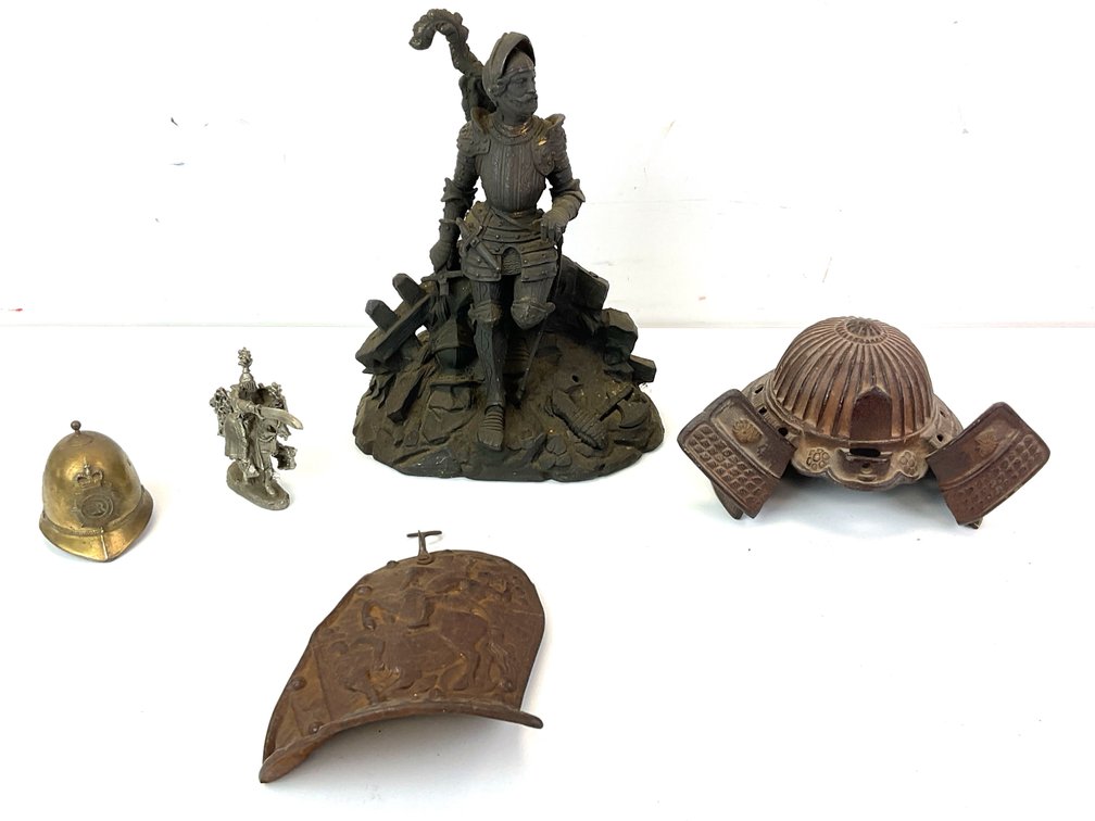 Knight Figure, Miniature Helmets & Collectibles