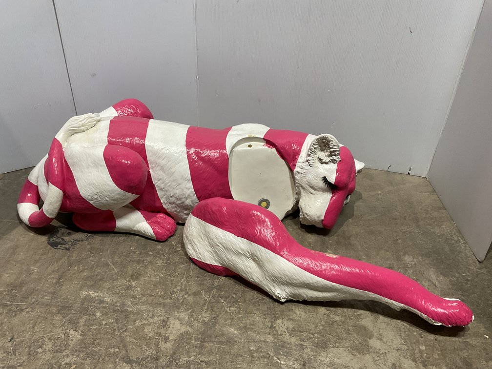Composite Resin Lioness