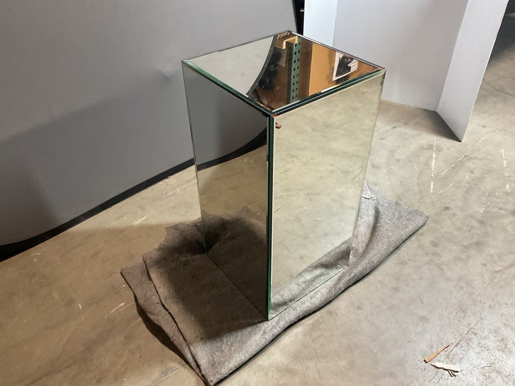 Mirrored Pedestal