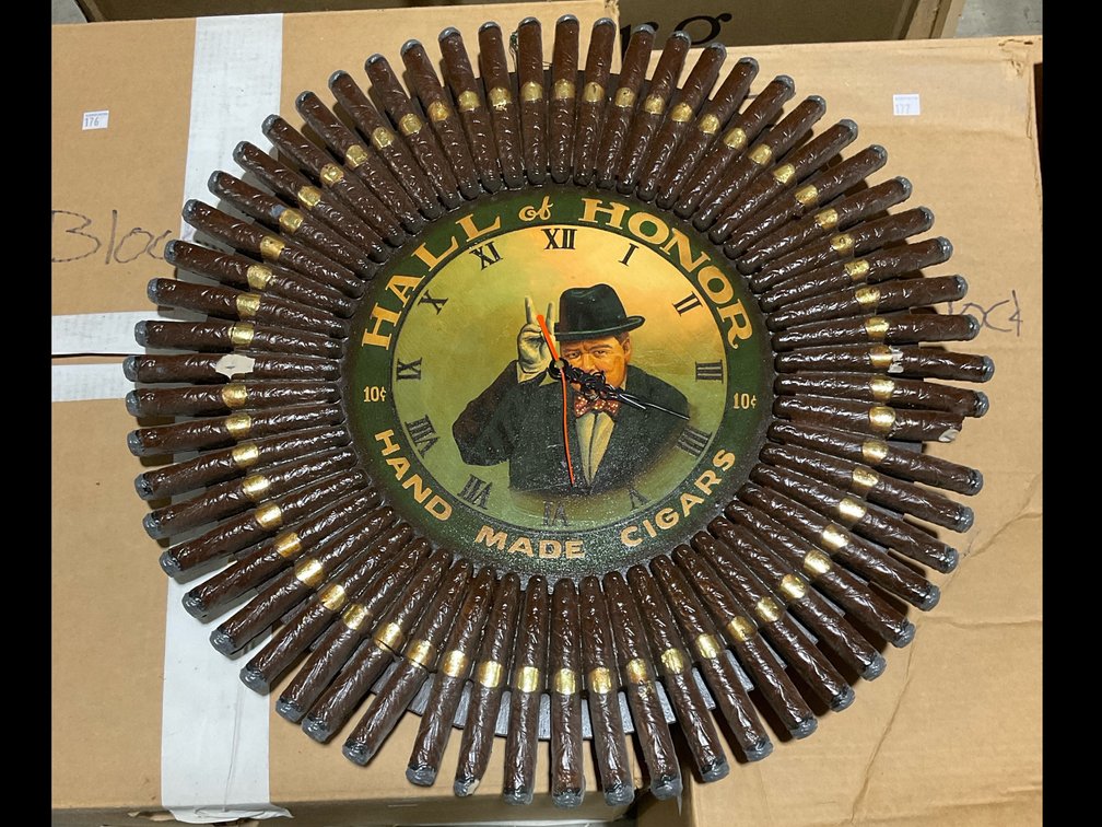 Decorative Resin Cigar Clock