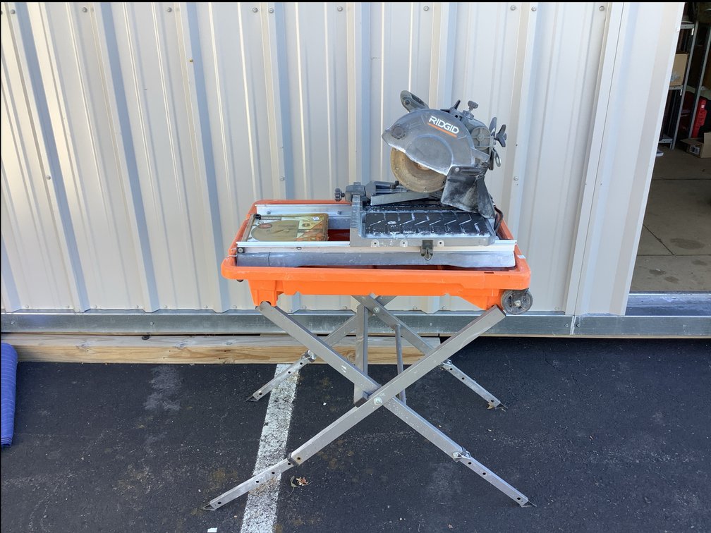 RIDGID R4040 8" Wet Tile Saw with Folding Stand