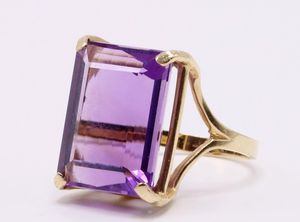 14k YG Amethyst Cocktail Ring, 13 carat