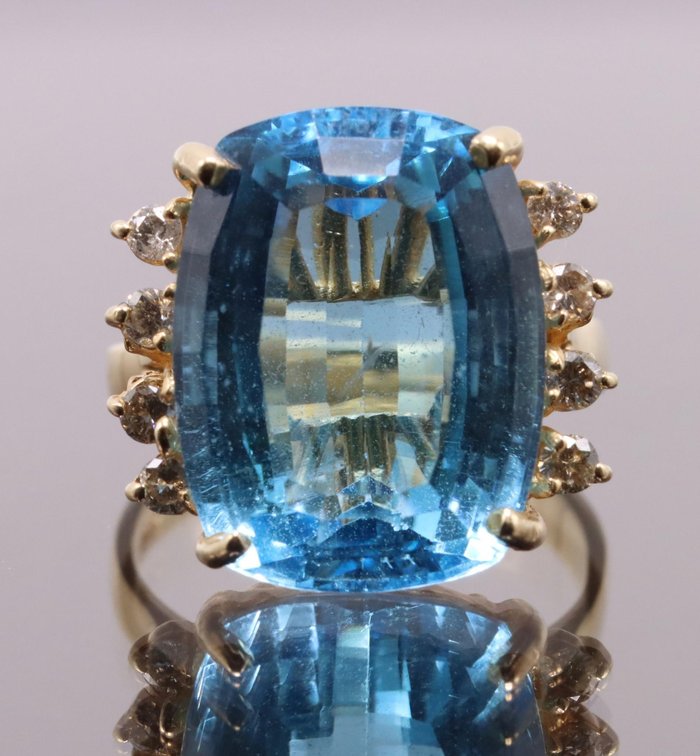 14k YG Topaz and Diamond Ring, 15 Carat