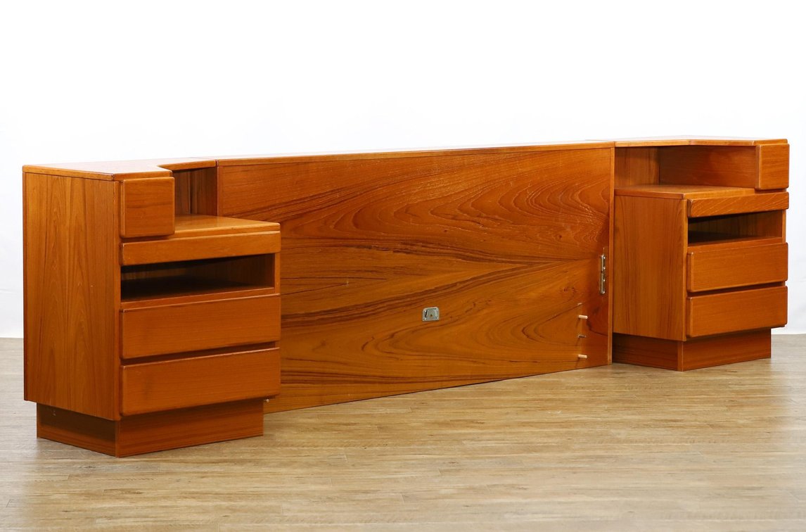Scan Coll Teak Platform Bed With Nightstands