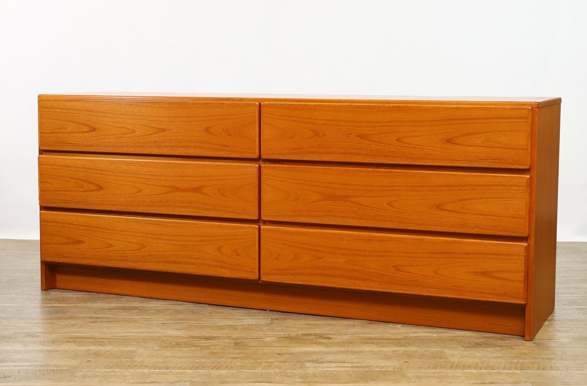 Scan Coll Teak Dresser