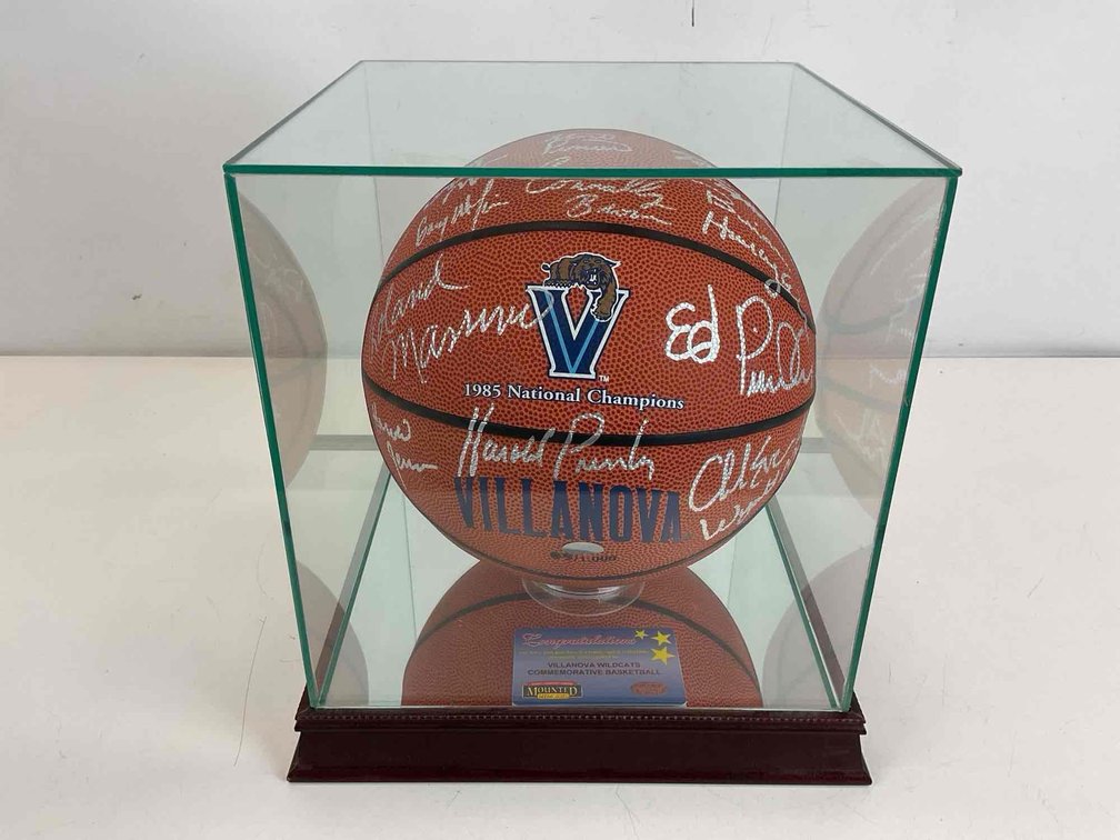 1985 Villanova Wildcats Championship Signed Basketball