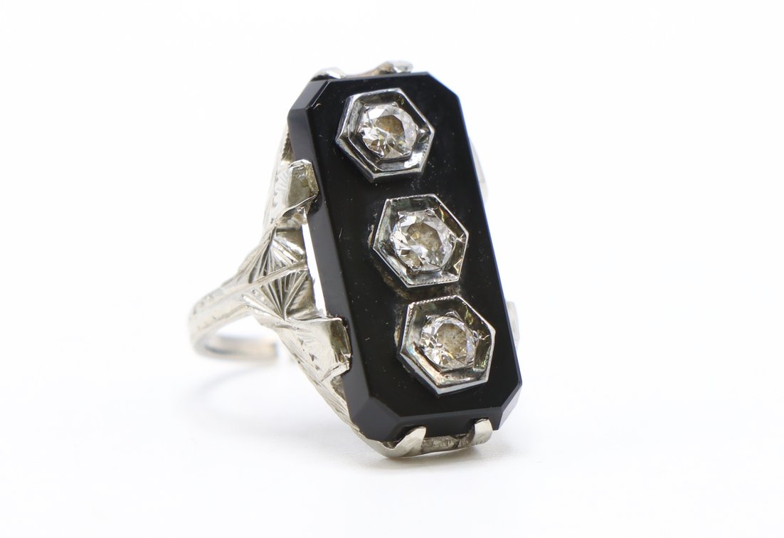 18k WG Diamond Ring