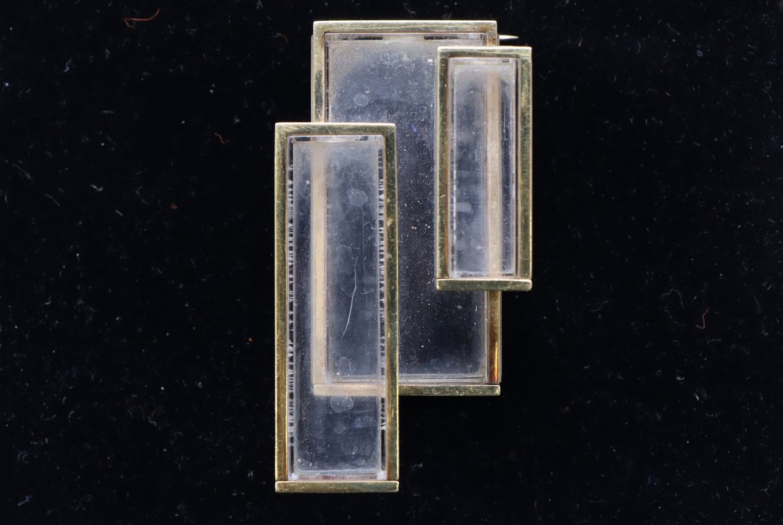 18K YG Flower-Holder Brooch