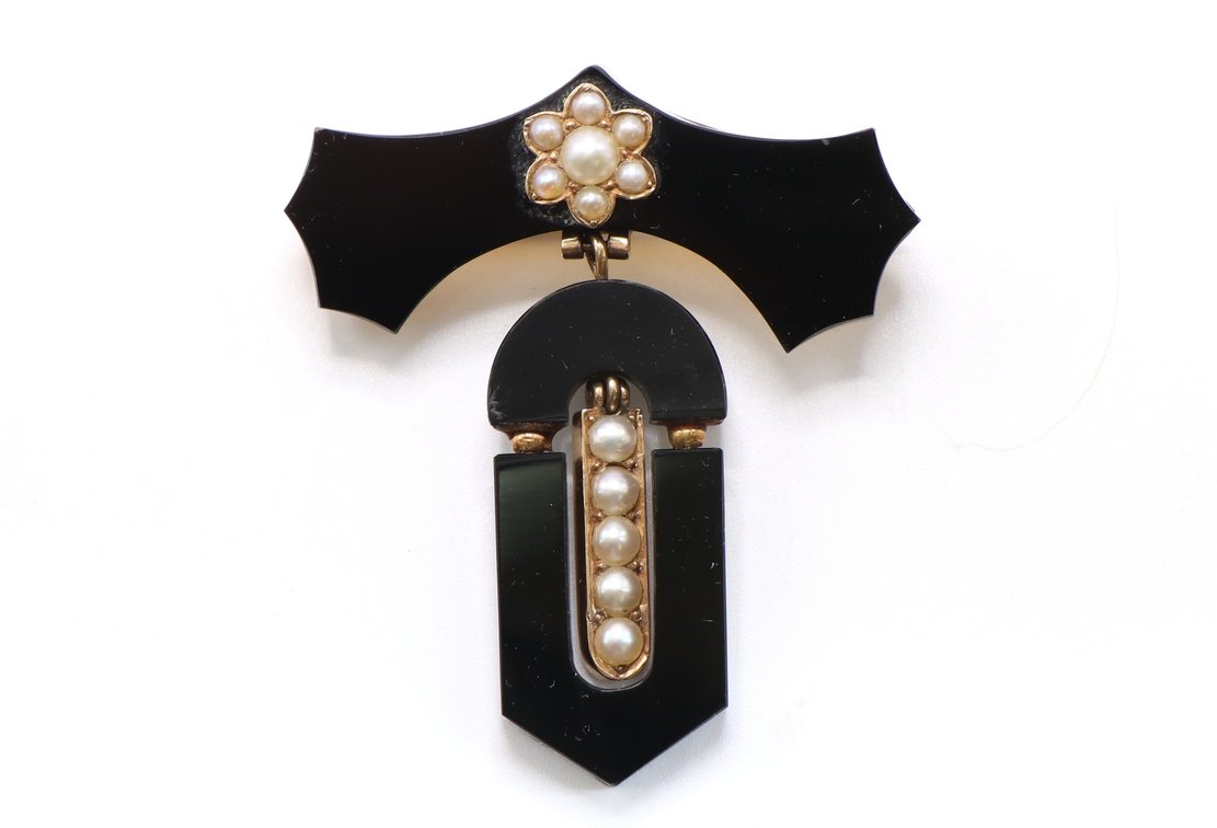 10k YG Victorian Onyx Brooch