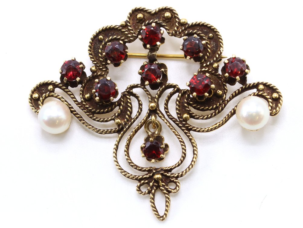 14k YG Garnet Brooch