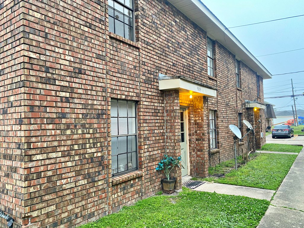 8-Plex in Laplace - 905 Linda Lane, Laplace, LA 70068