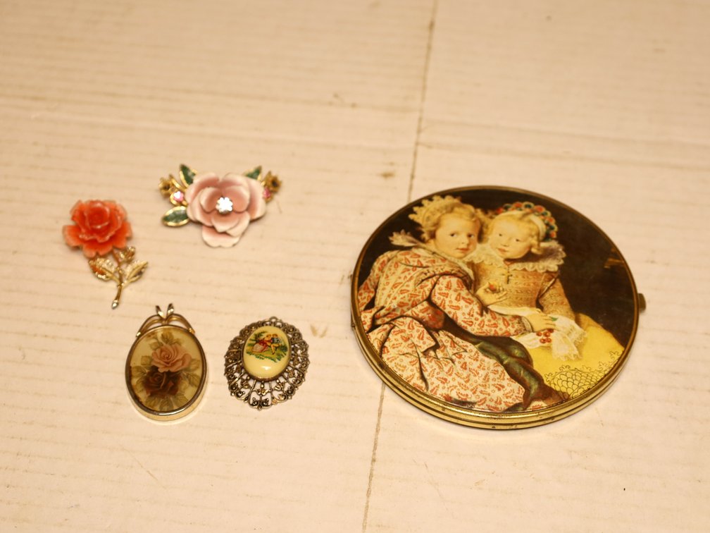 Assorted Fashion Jewelry