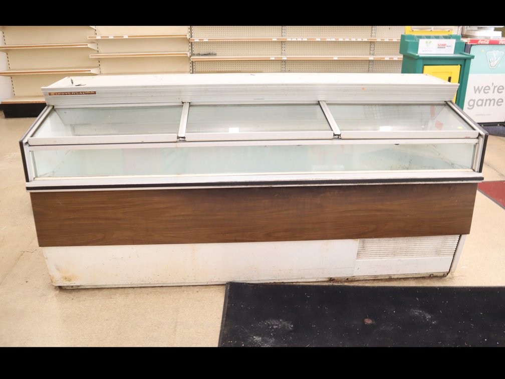 Universal Nolin Chest Freezer