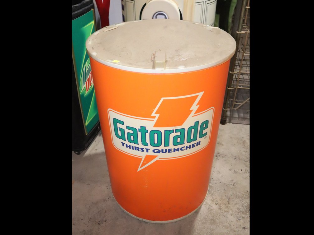 Vintage Gatorade Lidded Beverage Cooler