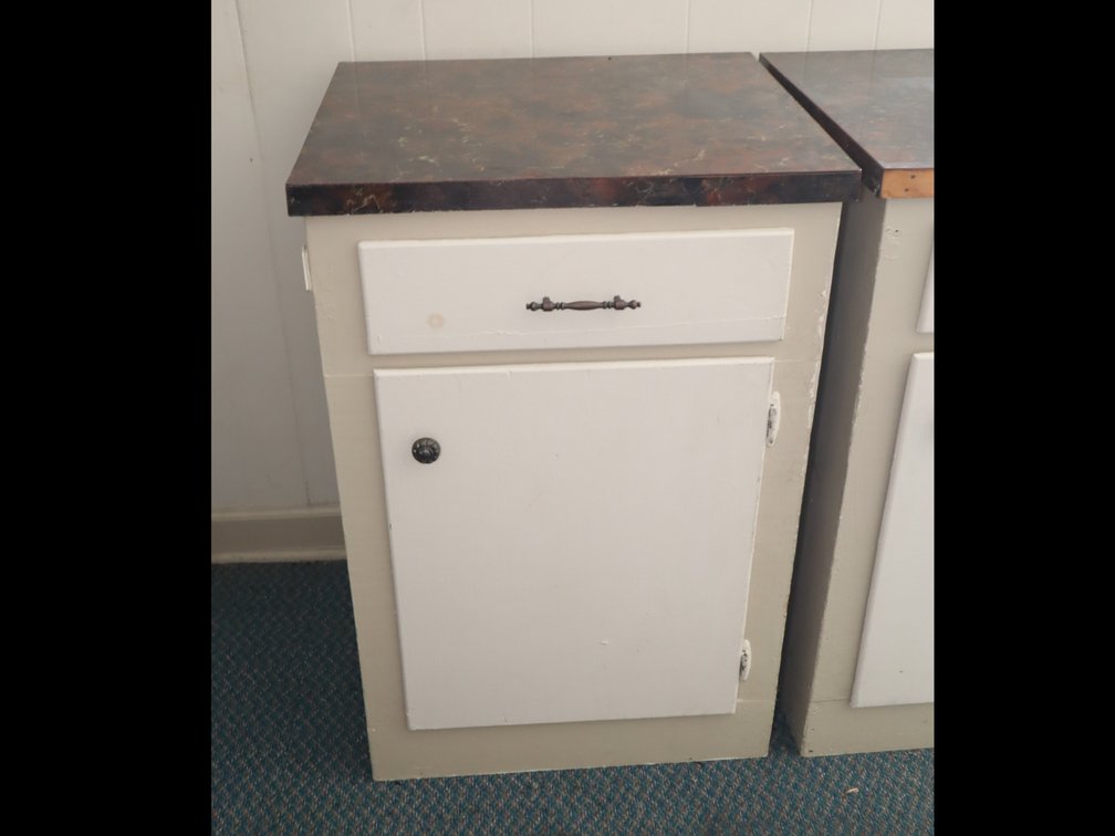 Kitchen Cabinet with Laminate Top