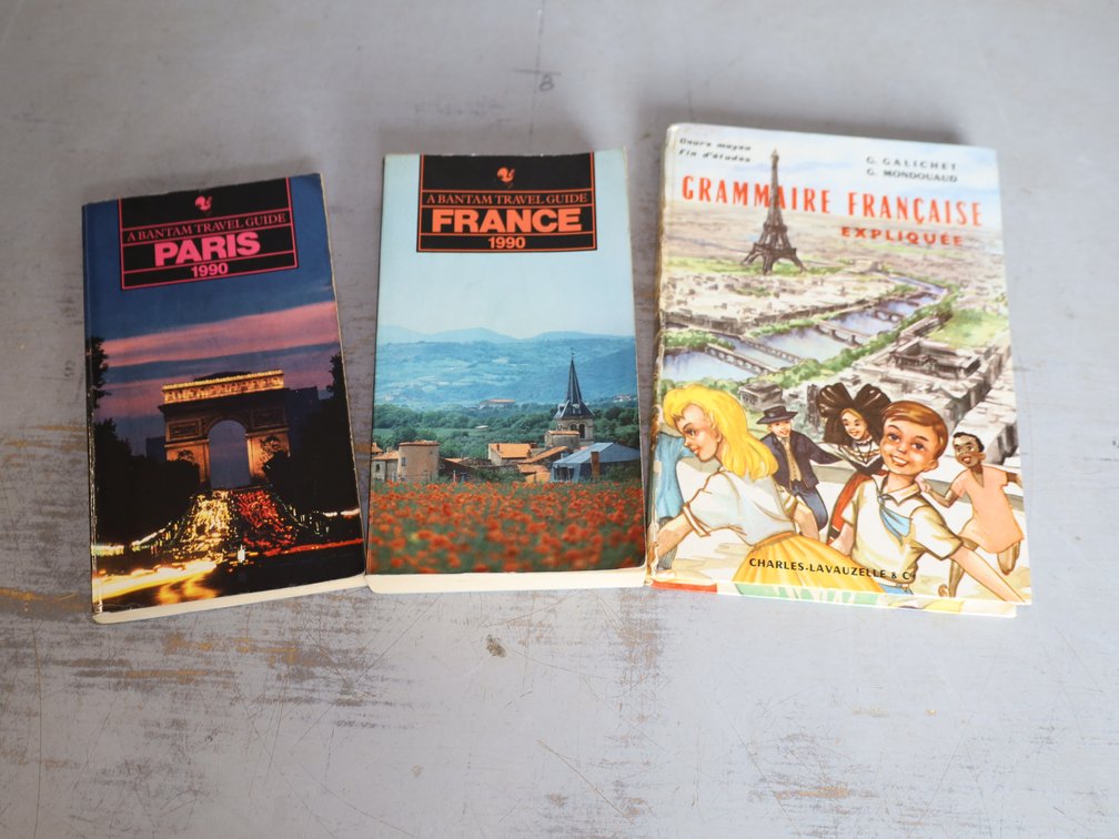 French Language Books and Travel Guides