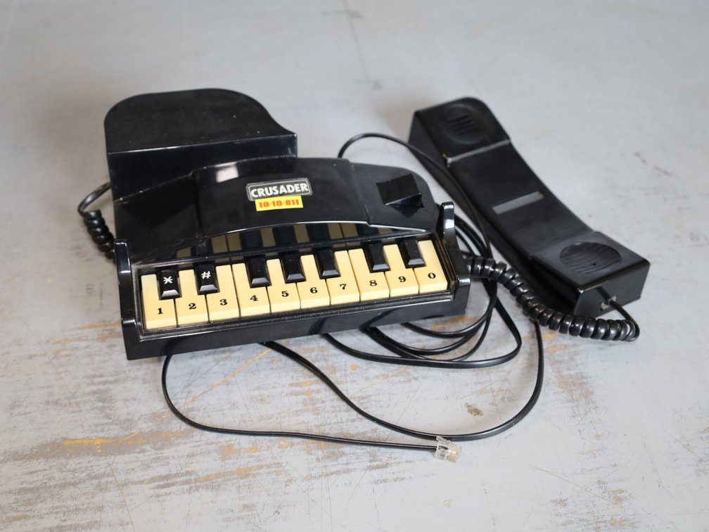 Piano Phone with Manual