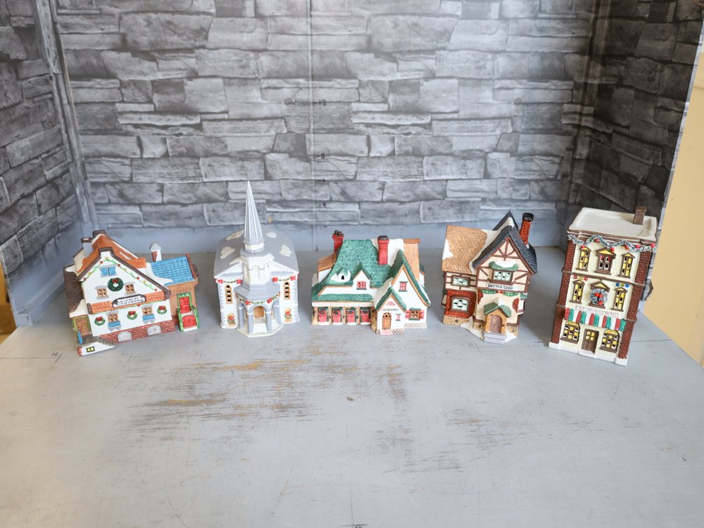 Lemax Dickensville Christmas Village Houses