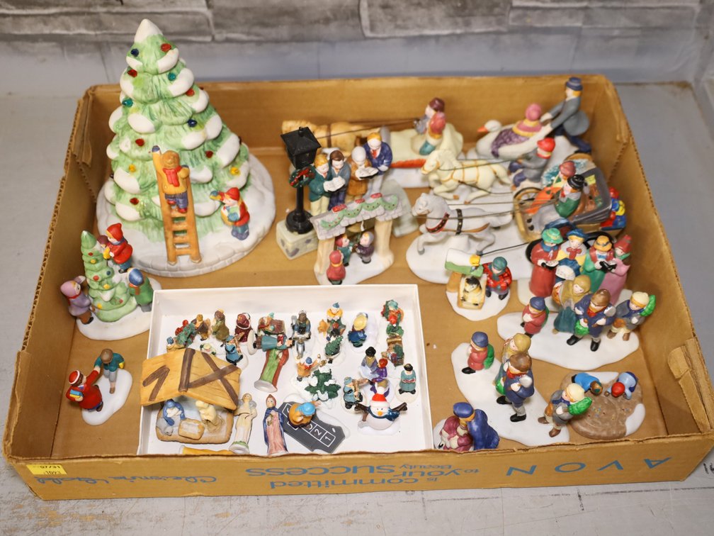 Christmas Village Accessory Figurines