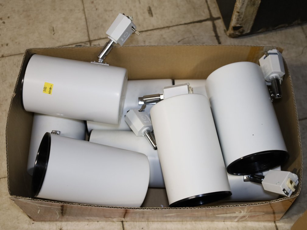 9 Track Lighting - New