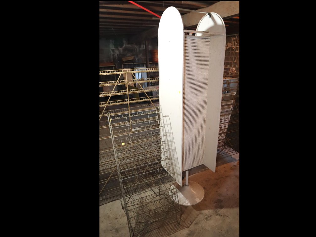 Store Display Divider & Wire Rack