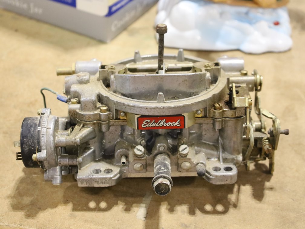 Edelbrock Performer Series Carburetor
