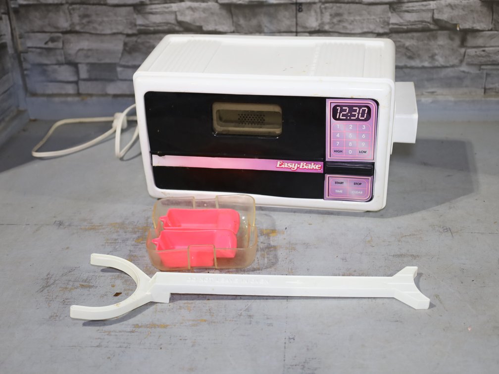 Easy-Bake Oven