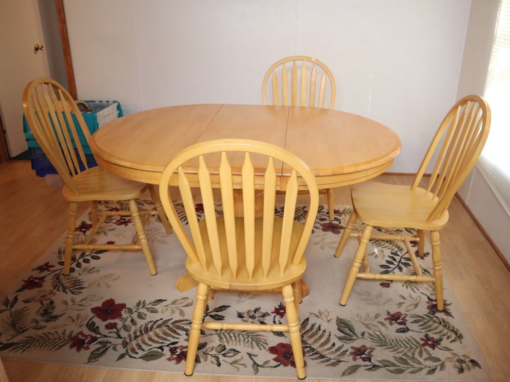 Maple Dining Table & Chairs
