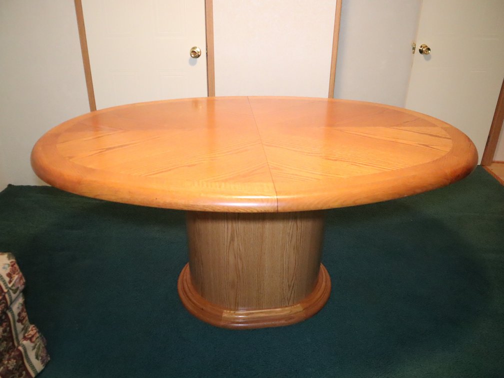 Traditional Oak Pedestal Table