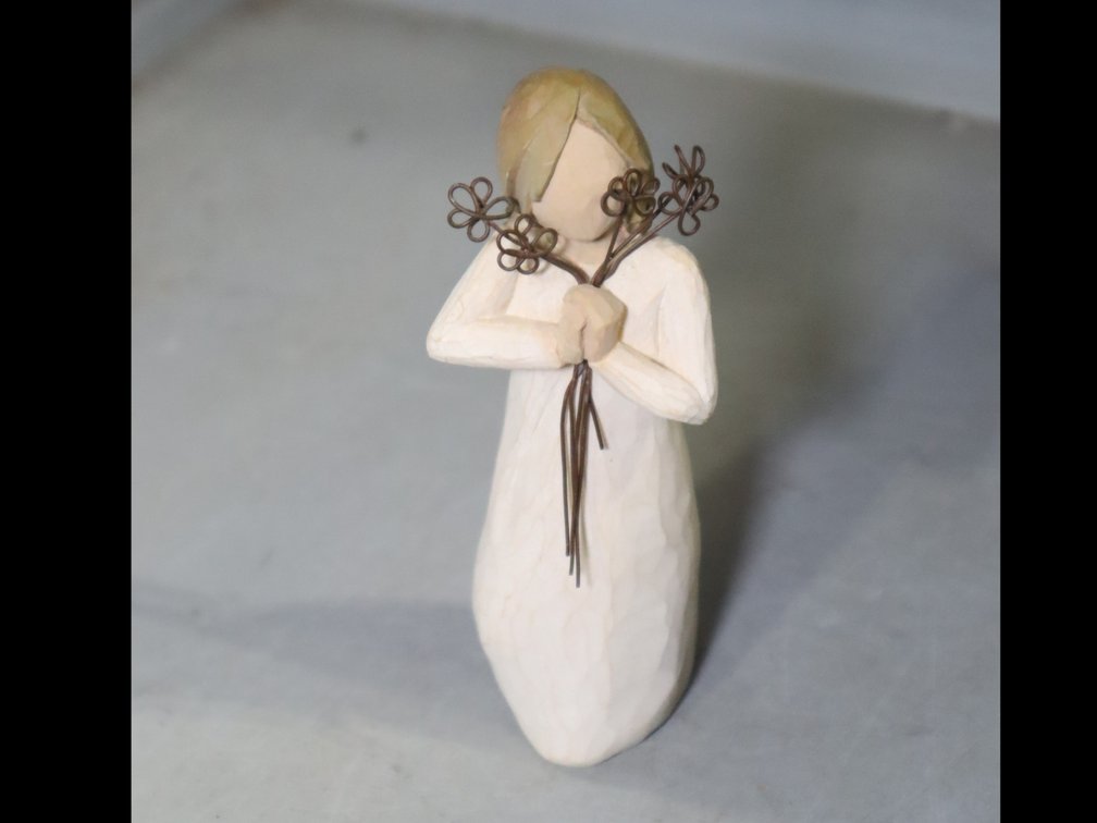 Willow Tree figurine, rustic wooden-slat basket, and more!