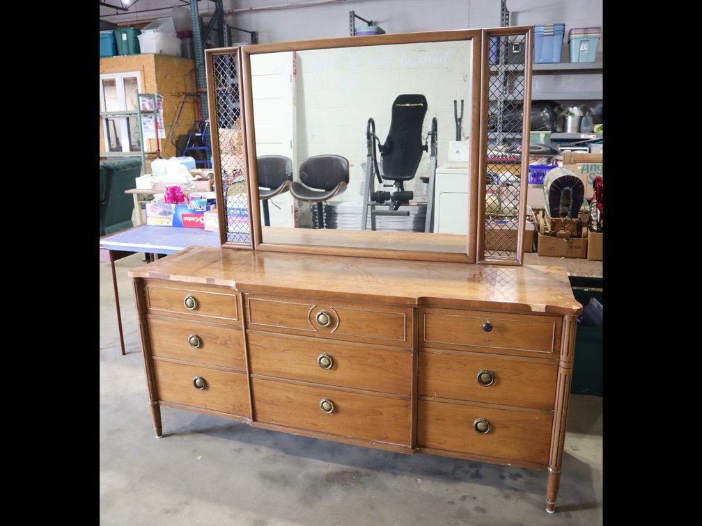 Lane Traditional Maple Bedroom Furniture