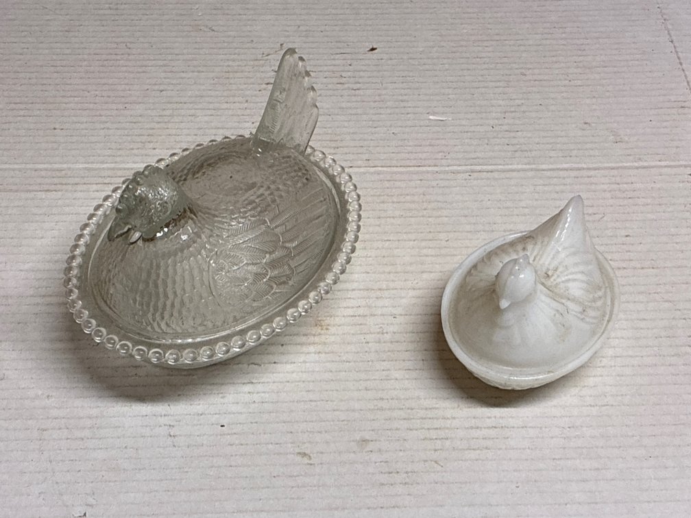 (2) Indiana Glass Hens on Nest