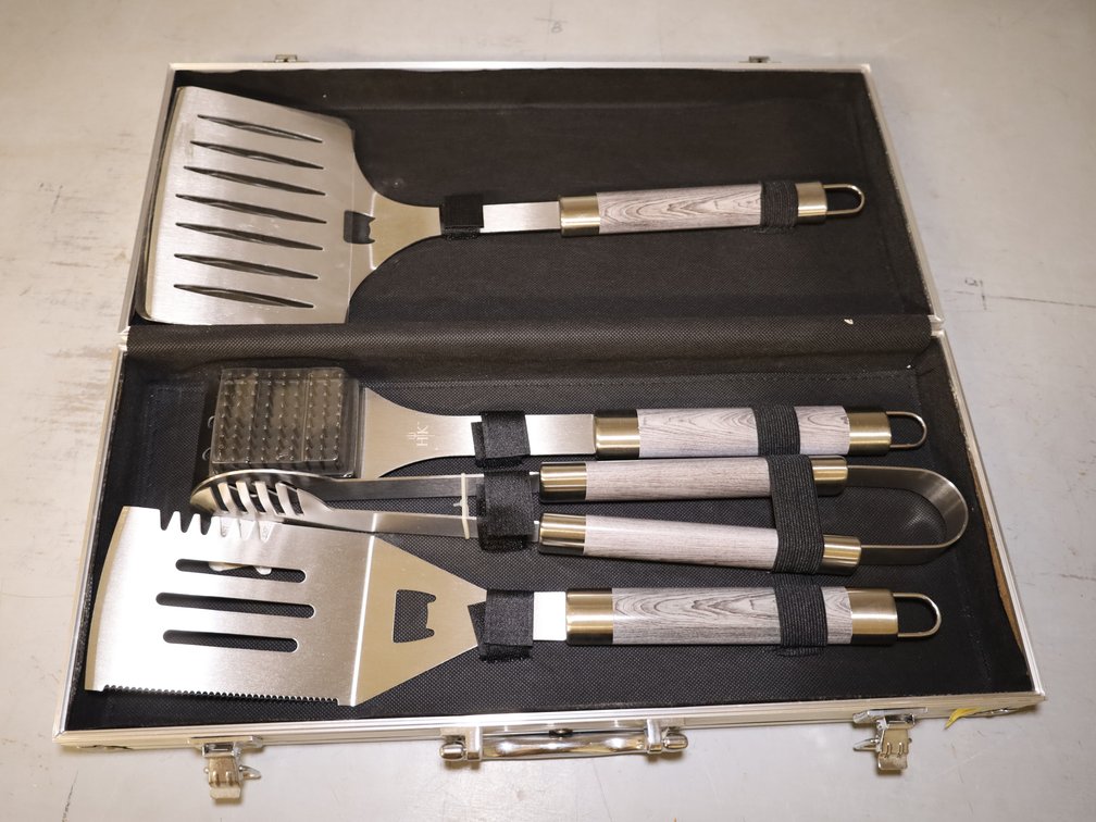 Grilling Tools in Case w/ Spatulas, Tongs, Fork, & Basting Brush