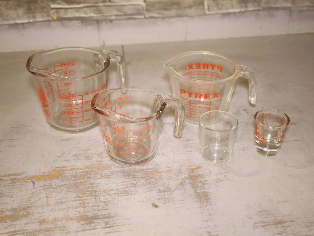 PYREX Measuring Cups &  Black & Decker Hand Mixer