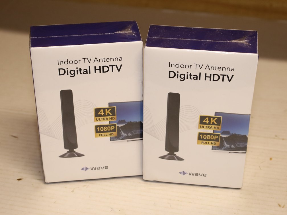 (2) Wave Digital HDTV Antennas