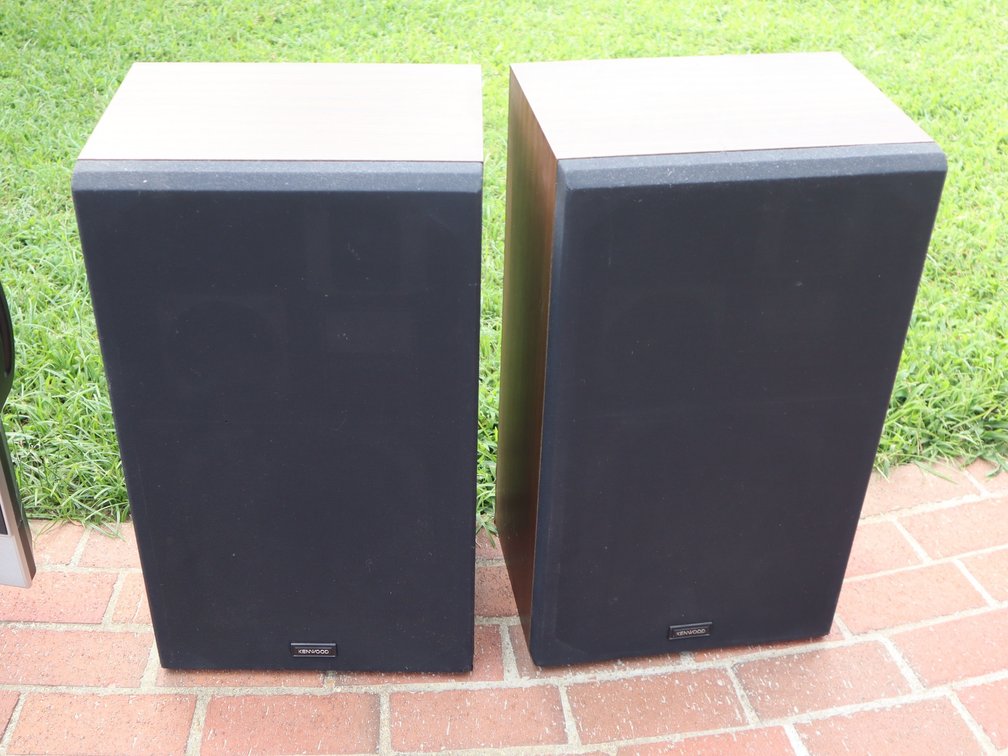 (2) Kenwood Speakers
