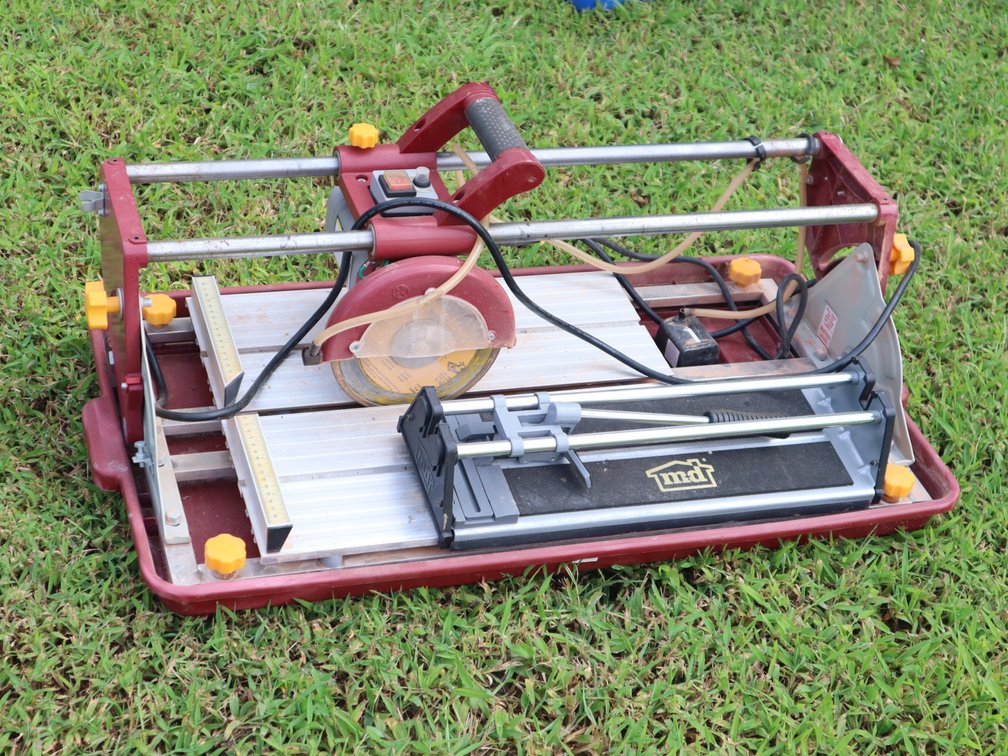Chicago Electric 7" Bridge Tile Saw
