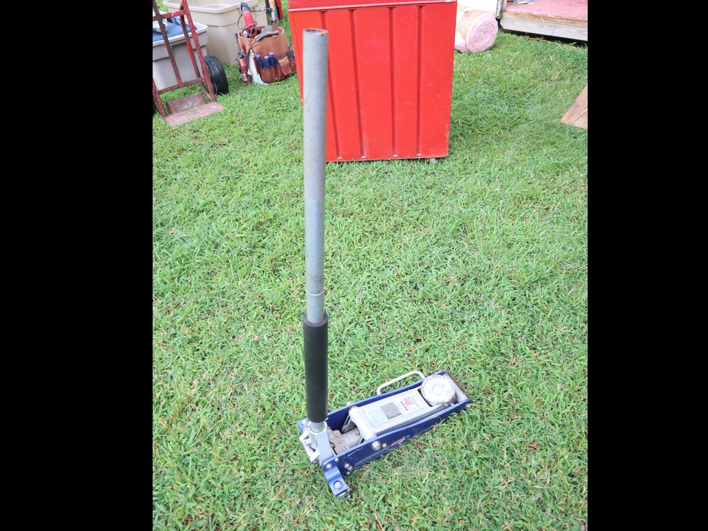 Pittsburgh 1.5 Ton Racing Floor Jack
