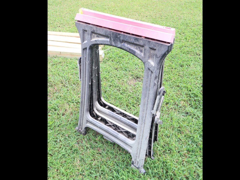 (2) Folding Sawhorses