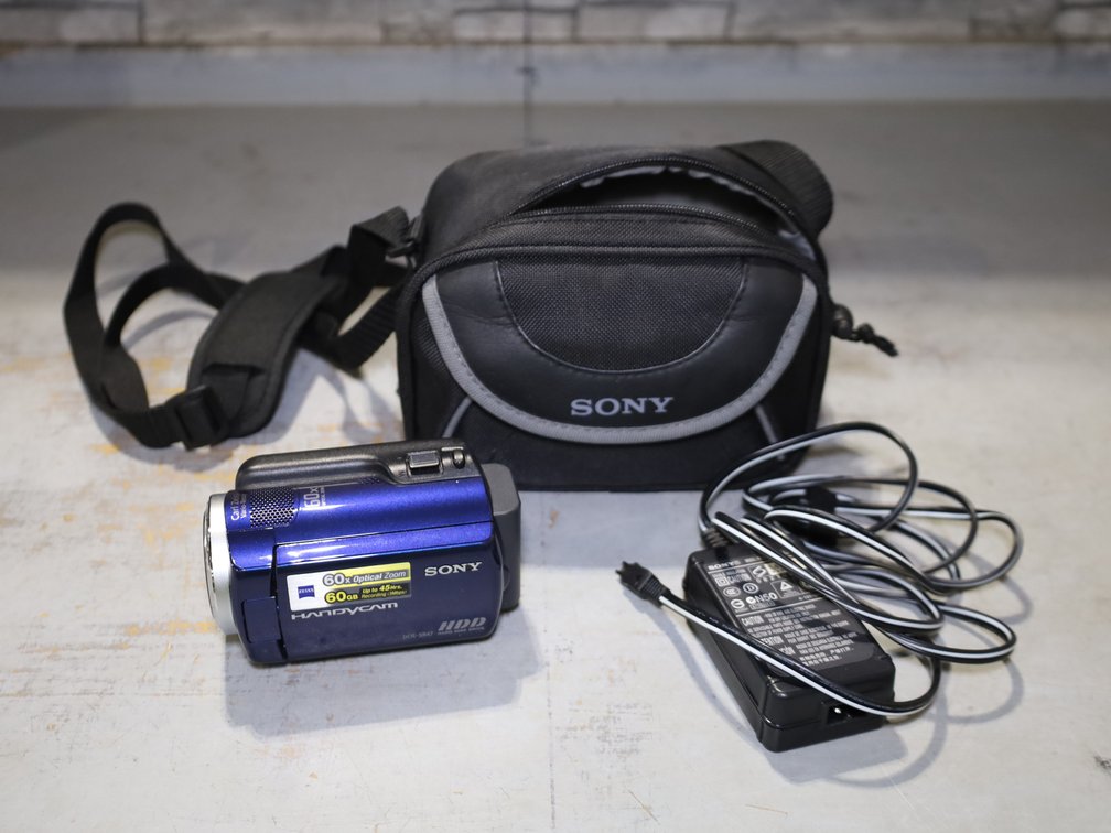 Sony Handycam DCR-SR47 Camcorder w/ Original Box, Case, & Charger