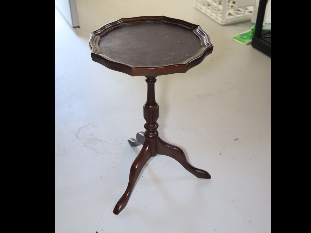 Pie-Crust-Edge Pedestal Table & 2-Drawer Nightstand