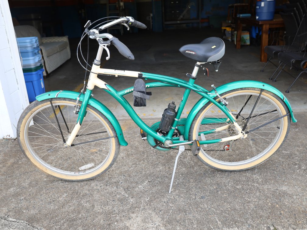 Raleigh Retro Glide Seven-Speed Cruiser 26" Bicycle
