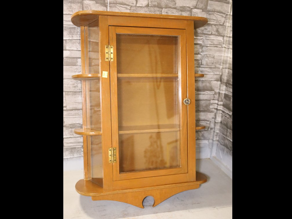 Traditional Wall-Mount Curio Cabinet w/ Glass Door & Side Display Shelves