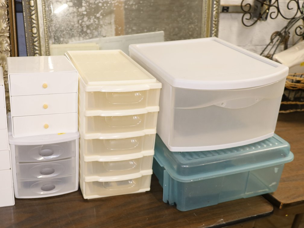 Multiple Plastic Storage Drawer Organizers & Latching Storage Bins