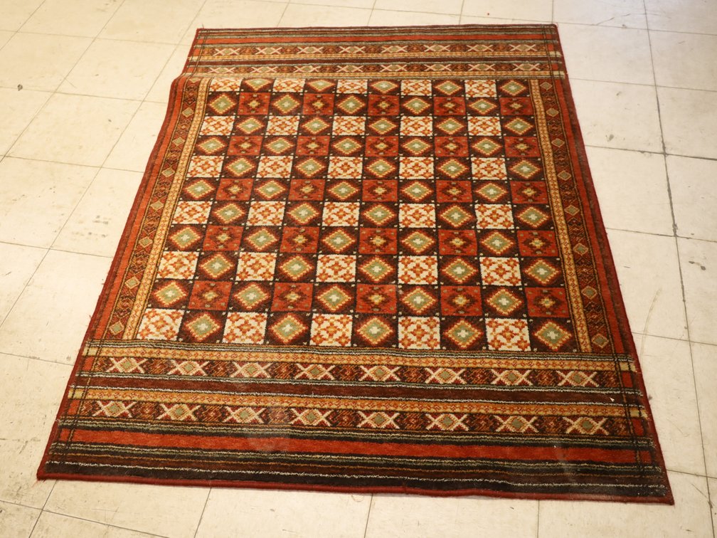 Wool Area Rug w/ Diamond & Checkerboard Pattern