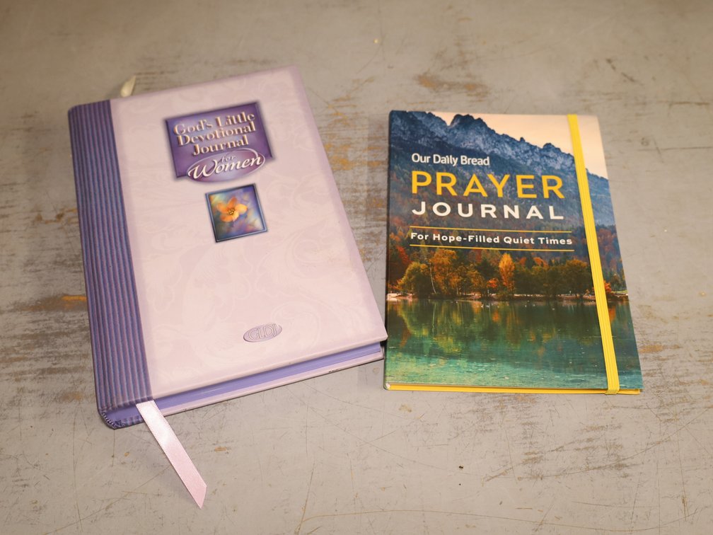 Study Bibles, Tony Evans Titles, & Prayer Journals, w/ (5) Zippered Bible Cases