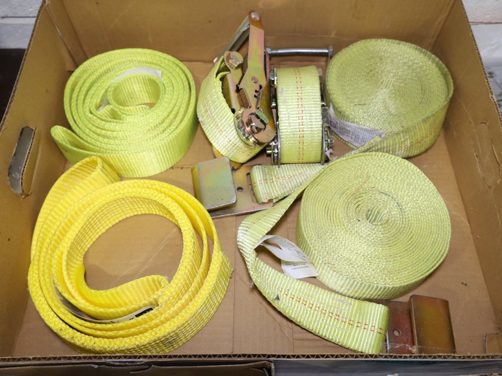 Ratchet Strap Tie Downs w/ Coiled Cargo Straps